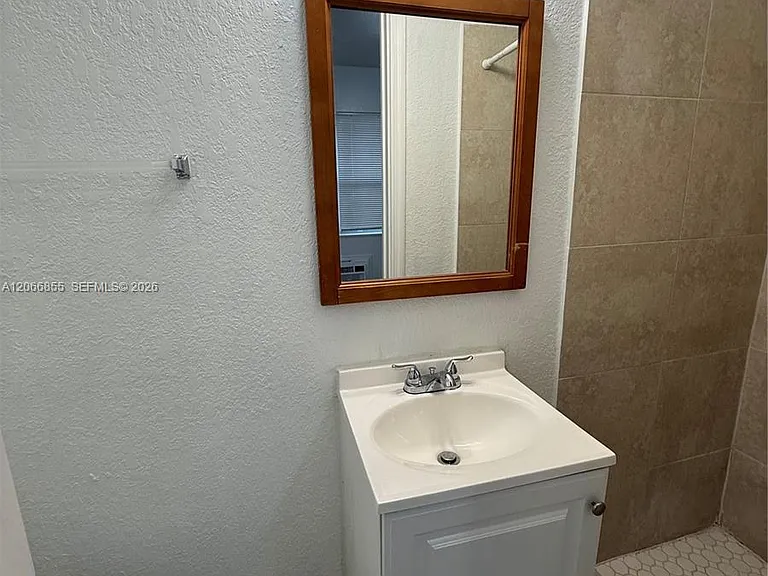 1255 SW 6th St #1 — Photo 6