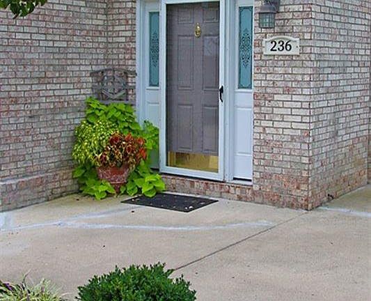 3rd image of 236 Pinehurst Ct
