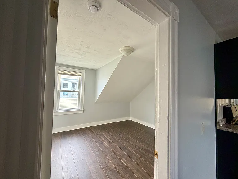 13 Elizabeth St #3 — Photo 15