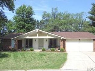535 Cross Green Ln, Saint Louis, MO 63141
