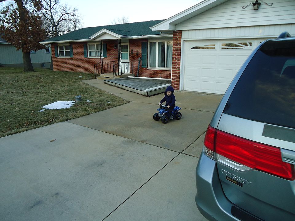 1st image of 1025 Ash Dr