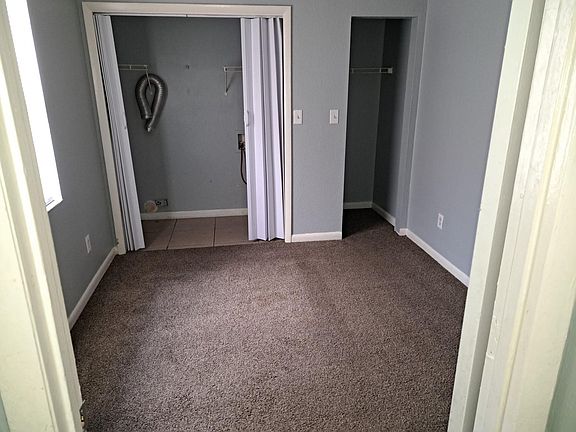 4th image of 5123 E Seneca Ave #A