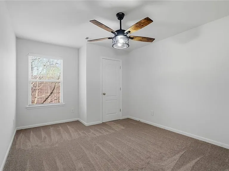 1697 Paxton Dr — Photo 24