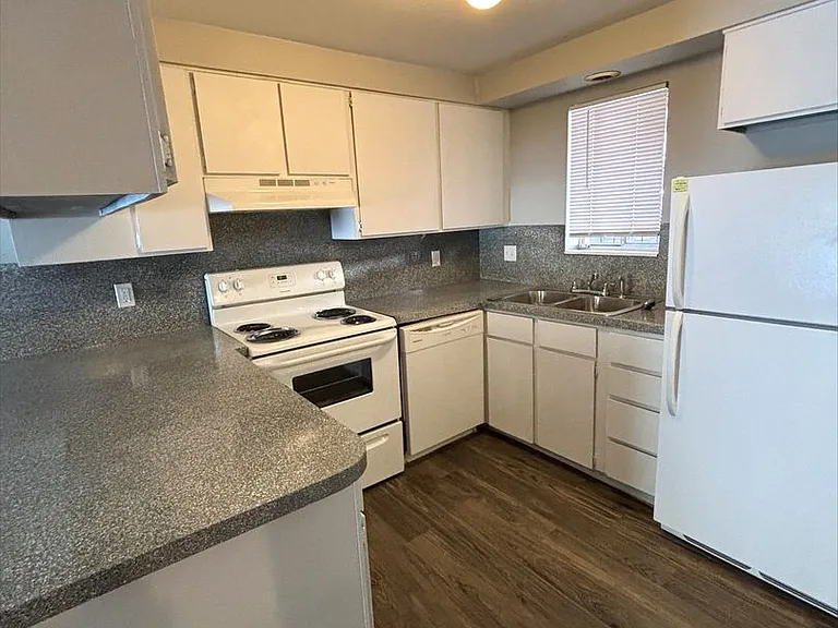 Eastridge — Photo 17