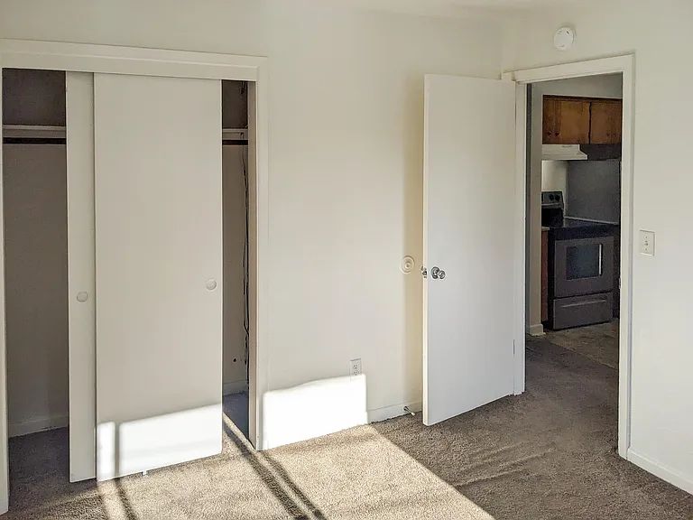 1136 Fairmount Ave S #8 — Photo 10