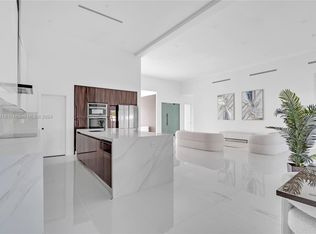 9965 SW 50th St, Miami, FL 33165