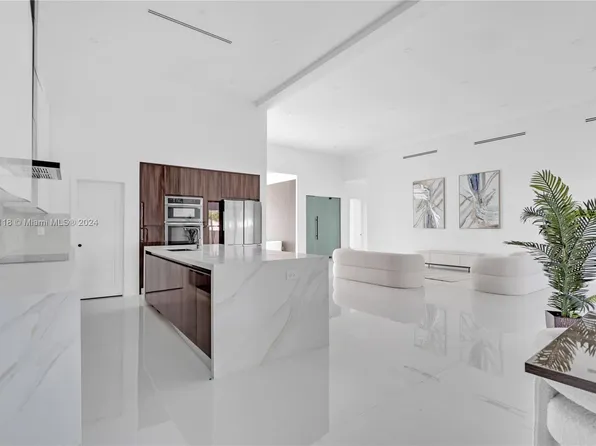 9965 SW 50th St, Miami, FL 33165