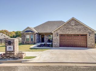 591 Woodlands Dr, Tahlequah, OK 74464