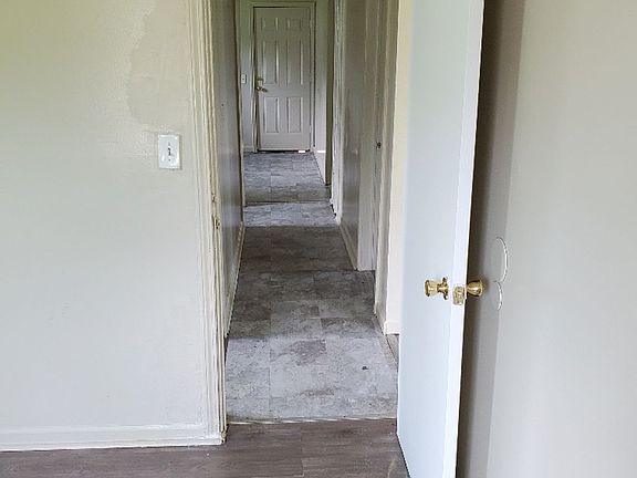 3rd image of 3840 Omaha Ave