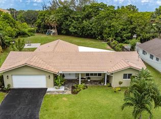 698 E Conference Dr, Boca Raton, FL 33486