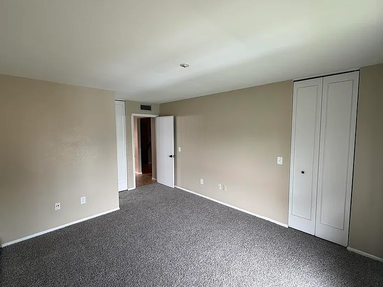 4200 W Rivers Edge Cir #7 — Photo 6