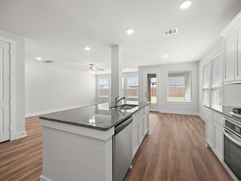 6506 Elaine Ct — Photo 10