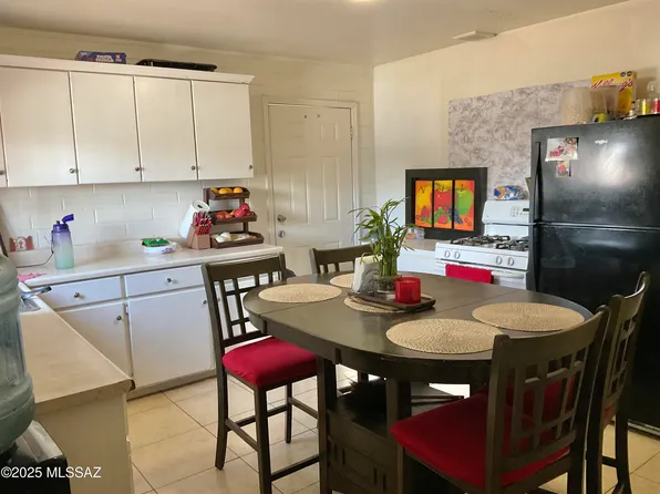 303 & 305 Palmdale St, Tucson, AZ 85714