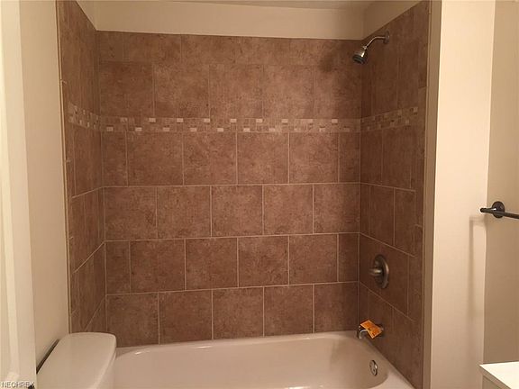 3rd image of 33916 Willowick Dr