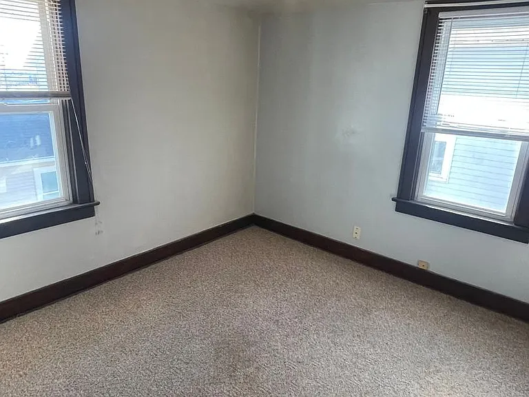 306 Dawes St — Photo 9