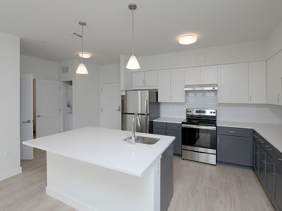 1st image of 11 Park Row W #2251