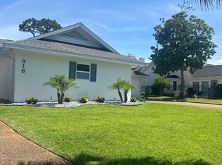 318 Wahoo Rd, Panama City Beach, FL 32408