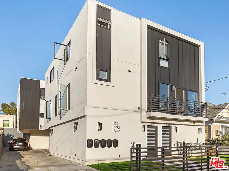1726 Menlo Ave #3/4 — Photo 12