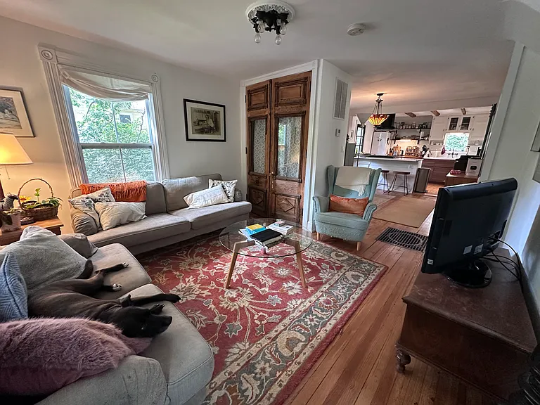 123 Grant Ave — Photo 4