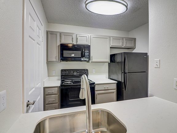 14-web-or-mls-Lake Park Rd-014