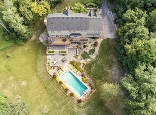W295S5299 Holiday Oak Ct, Waukesha, WI