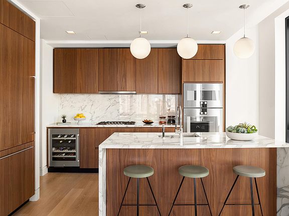 3rd image of 242 Broome St APT 12C