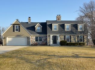 3808 W Marseilles Dr, Mequon, WI 53092