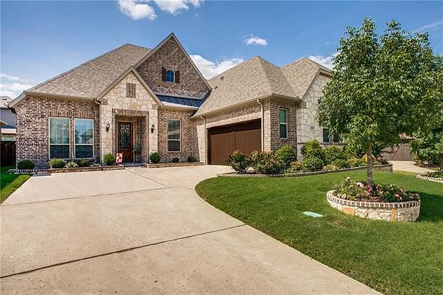 1st image of 905 Amber Knoll Dr