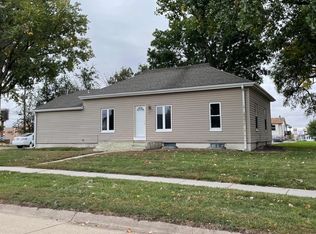 220 W 12th St, Kearney, NE 68845