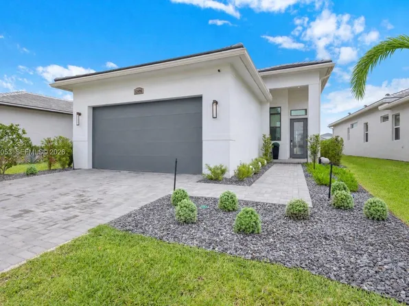 12496 SW Lunata Way, Port Saint Lucie, FL 34987