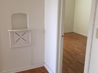 1729 Massachusetts St #6, Lawrence, KS 66044