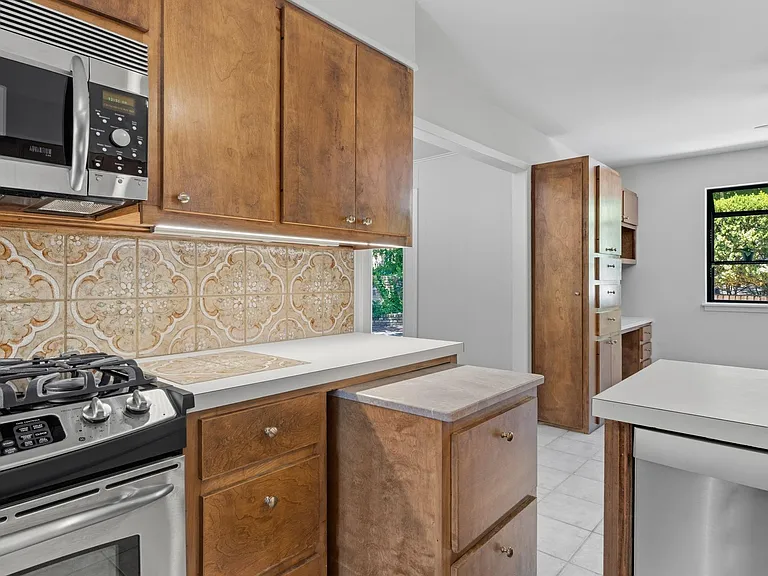 2802 Pecos St — Photo 12