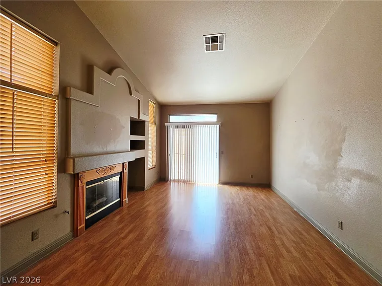 7645 Rockfield Dr — Photo 1