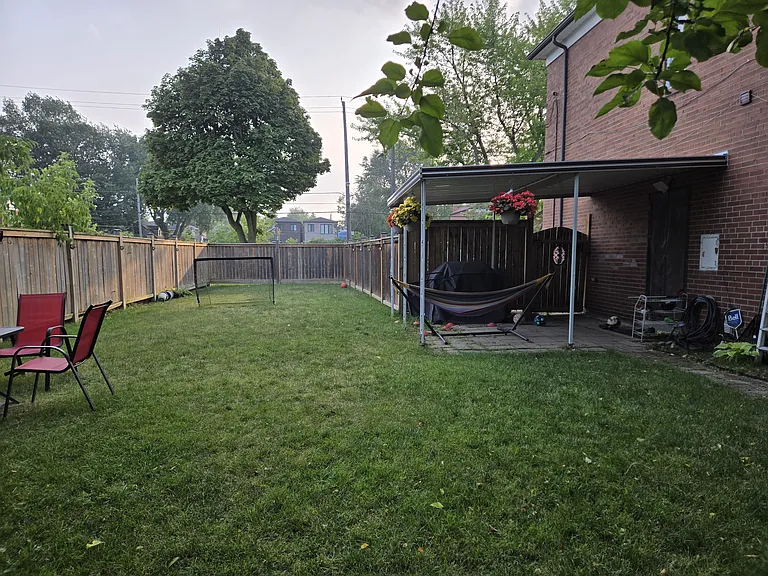 Midland Ave — Photo 17