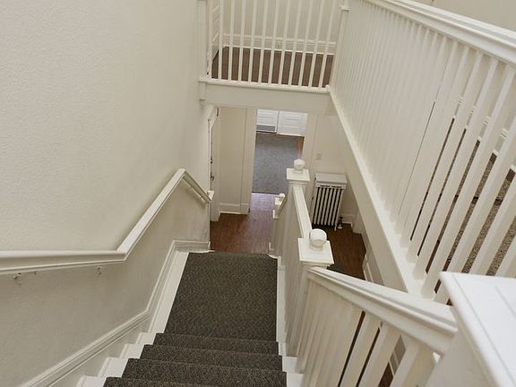 4th image of 418 N 2nd St #8