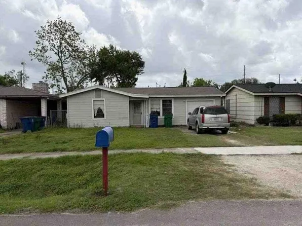 717 Marshall Rd, Angleton, TX 77515