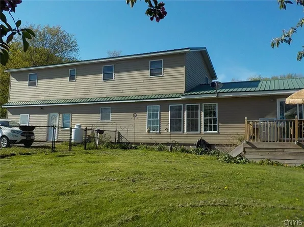 54 Rainbow Shores Rd, Pulaski, NY 13142