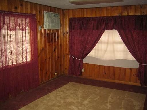 3rd image of 862 CLOWER ST