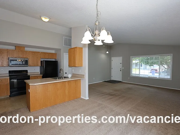 2373 NW Stanley Ave — Photo 10