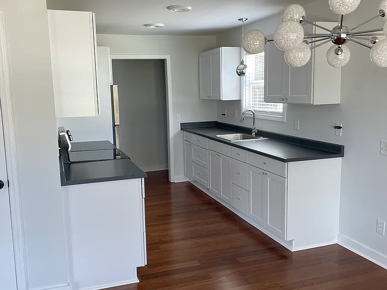 12 Alabama Ave — Photo 7