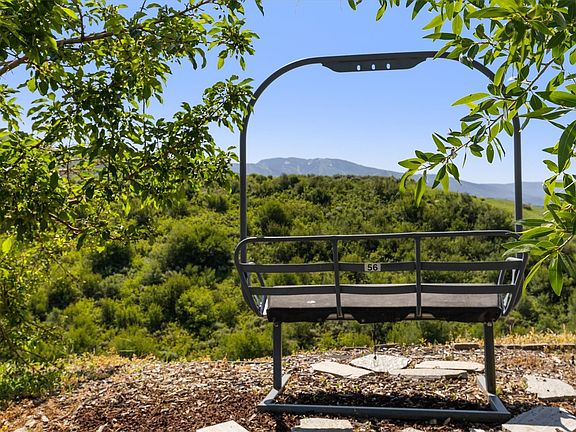 4th image of 2609 Abbey Rd