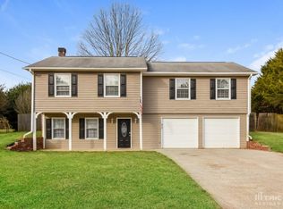 414 Breezy Dr SW, Marietta, GA 30064