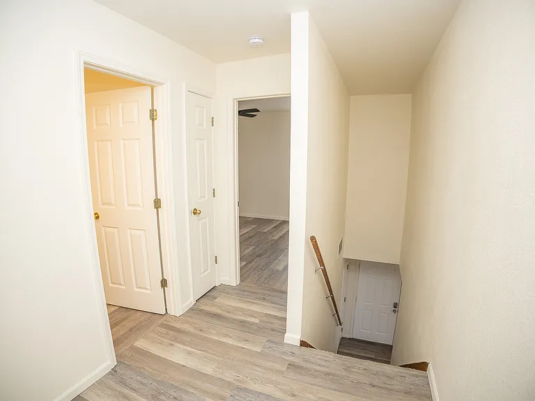 325 S Summit Dr #A — Photo 10