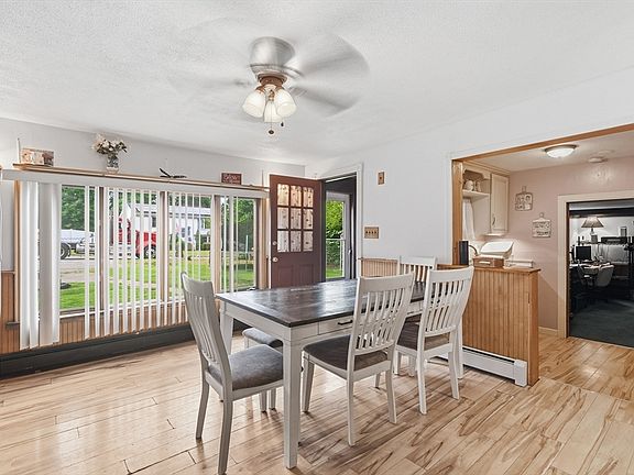 3rd image of 33 Huntington Ave