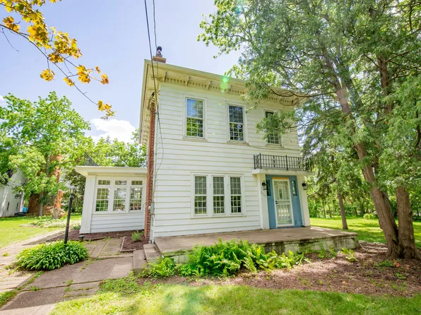 2367 W Stephenson Street Rd, Freeport, IL 61032