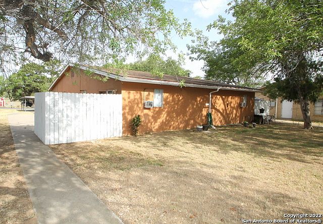 1st image of 815 High Meadow Dr