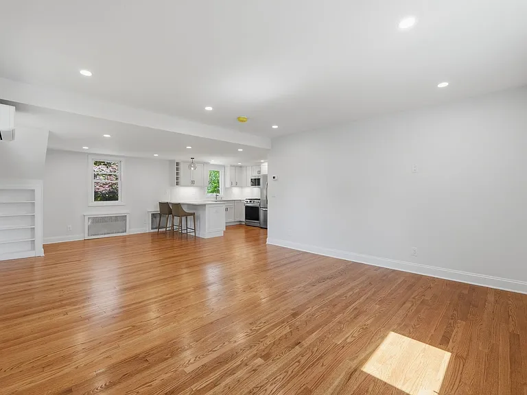 333 Florence Ave #2 — Photo 7