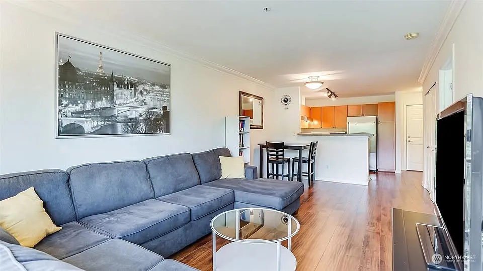 1 bed, 572 sqft, $2,150 — Photo 4