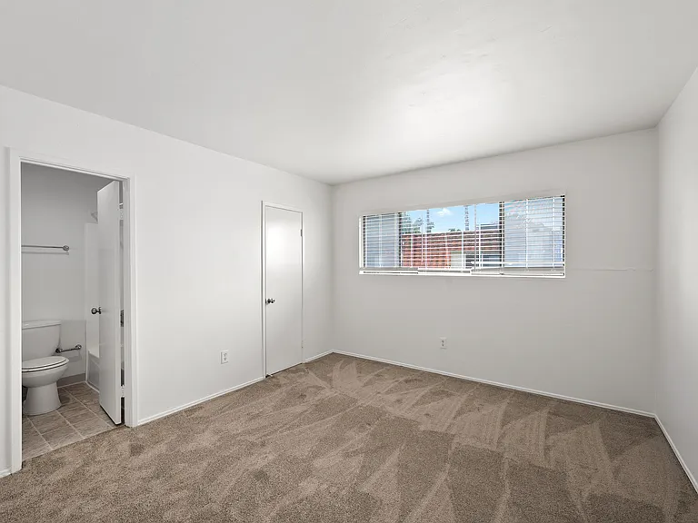 5580 Lake Park Way #28 — Photo 23