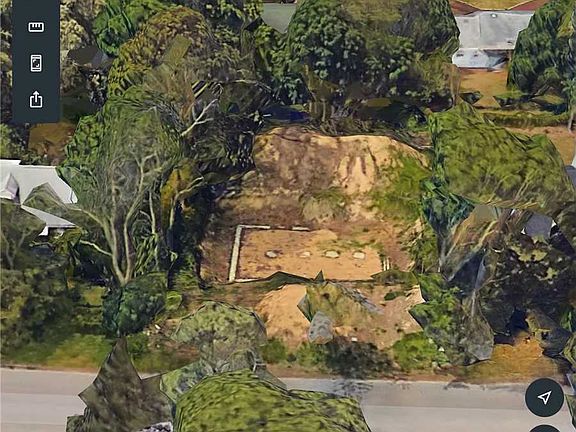 3rd image of 6 Windus Dr
